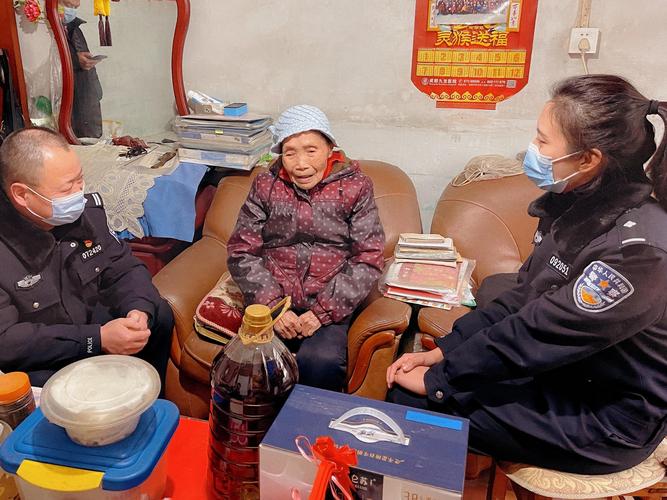 成都东寺社区 社区民警