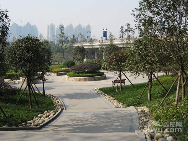 华阳南湖国际社区 邮编