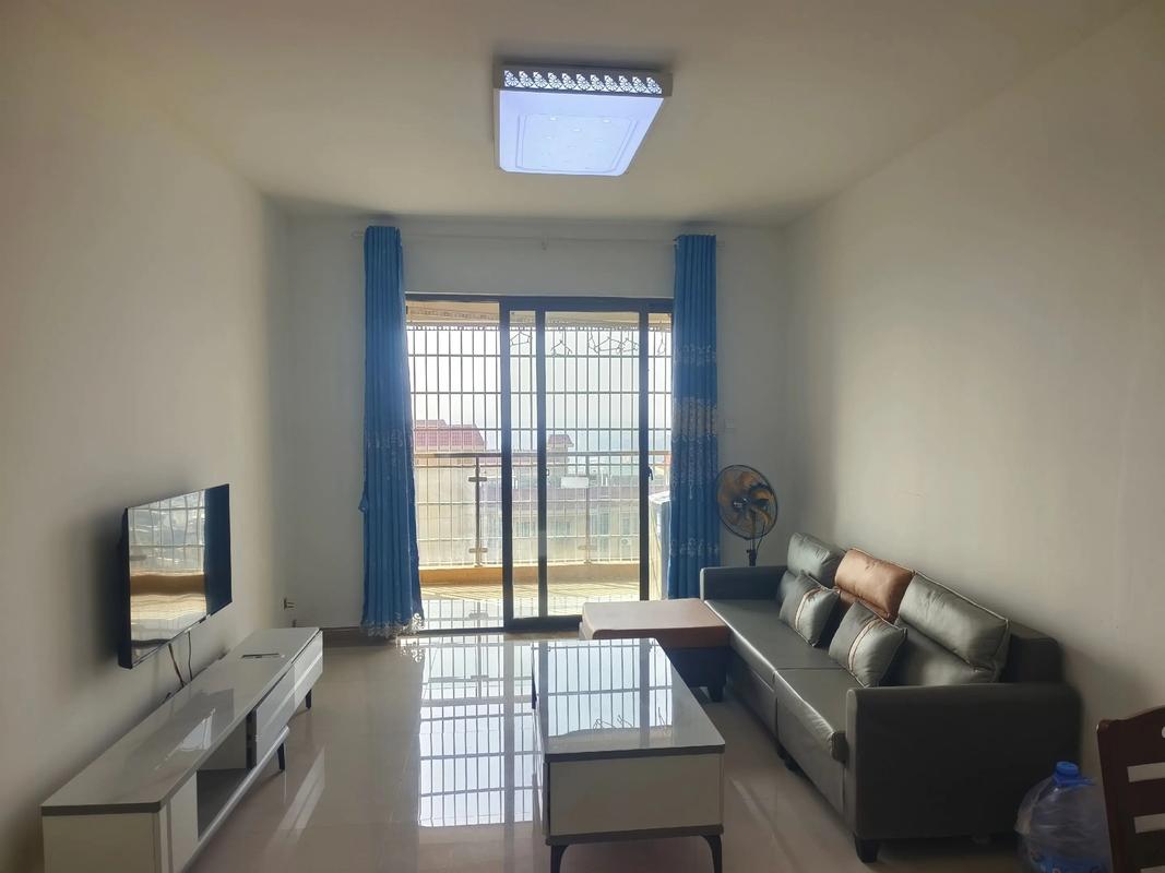 新口岸轻轨社区二手房