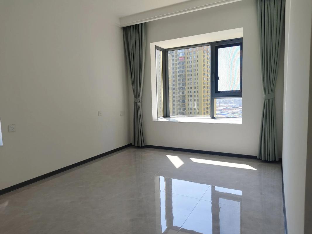 新口岸轻轨社区二手房