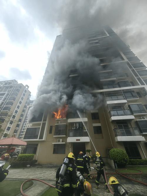 长沙枫树岸社区火灾