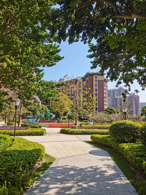 新兴白云花园 社区